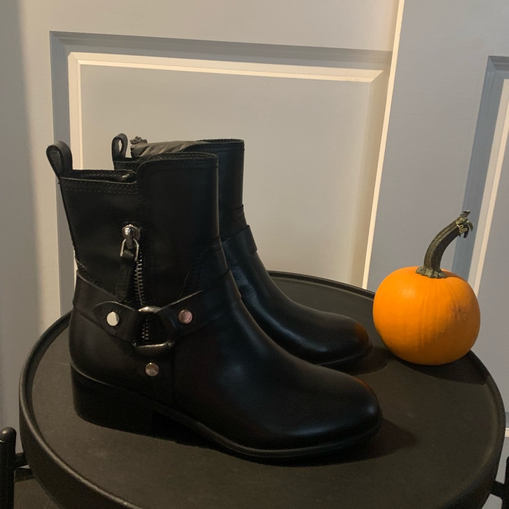 Marc Fisher black leather booties